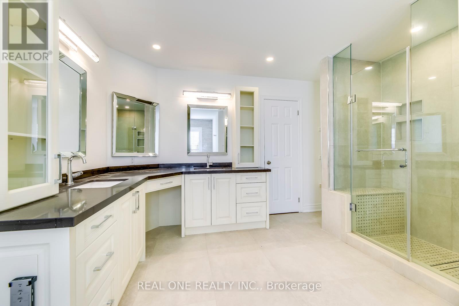 5523 Freshwater Drive, Mississauga, Ontario  L5M 7M7 - Photo 29 - W12443763