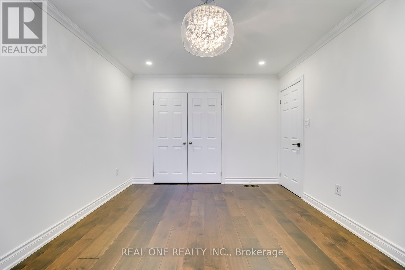 5523 Freshwater Drive, Mississauga, Ontario  L5M 7M7 - Photo 32 - W12443763