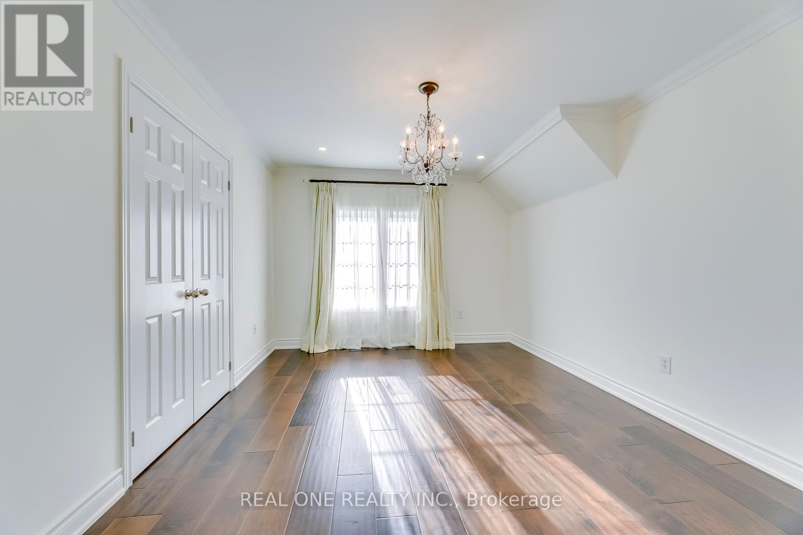 5523 Freshwater Drive, Mississauga, Ontario  L5M 7M7 - Photo 33 - W12443763