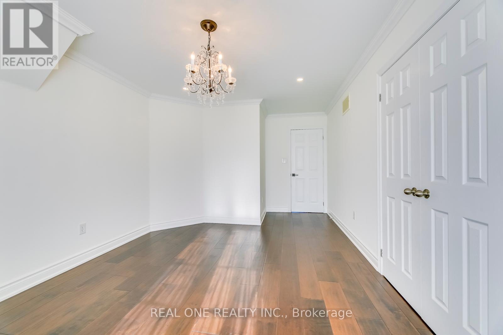 5523 Freshwater Drive, Mississauga, Ontario  L5M 7M7 - Photo 34 - W12443763