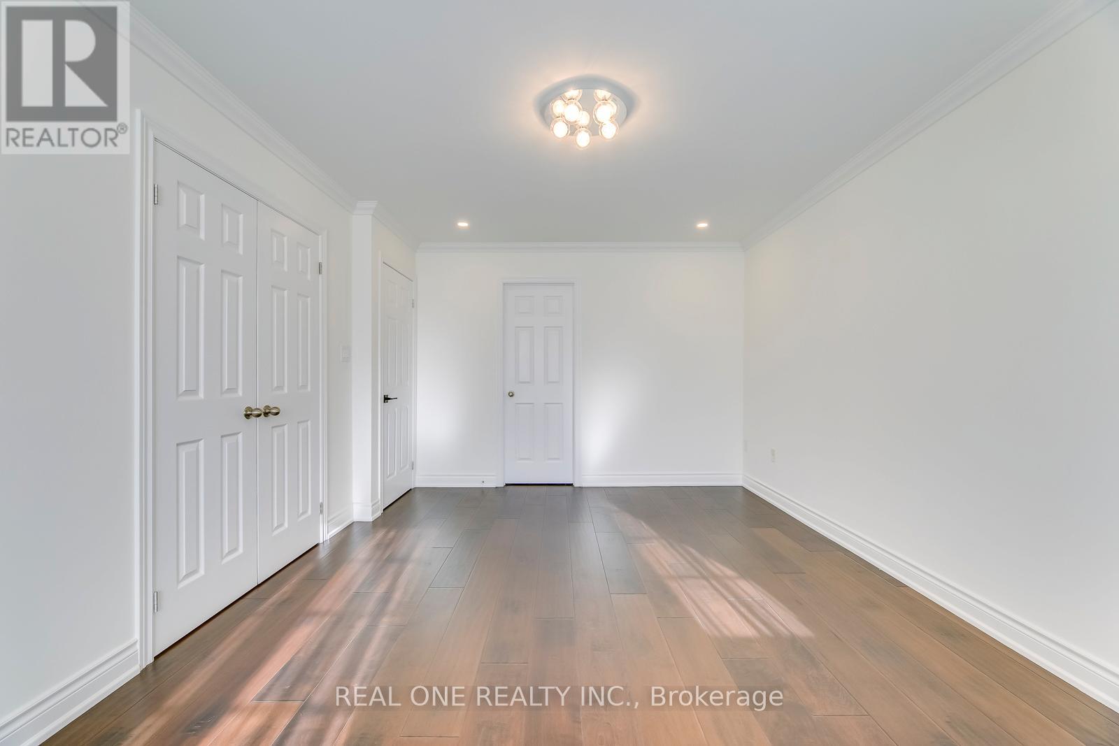 5523 Freshwater Drive, Mississauga, Ontario  L5M 7M7 - Photo 36 - W12443763