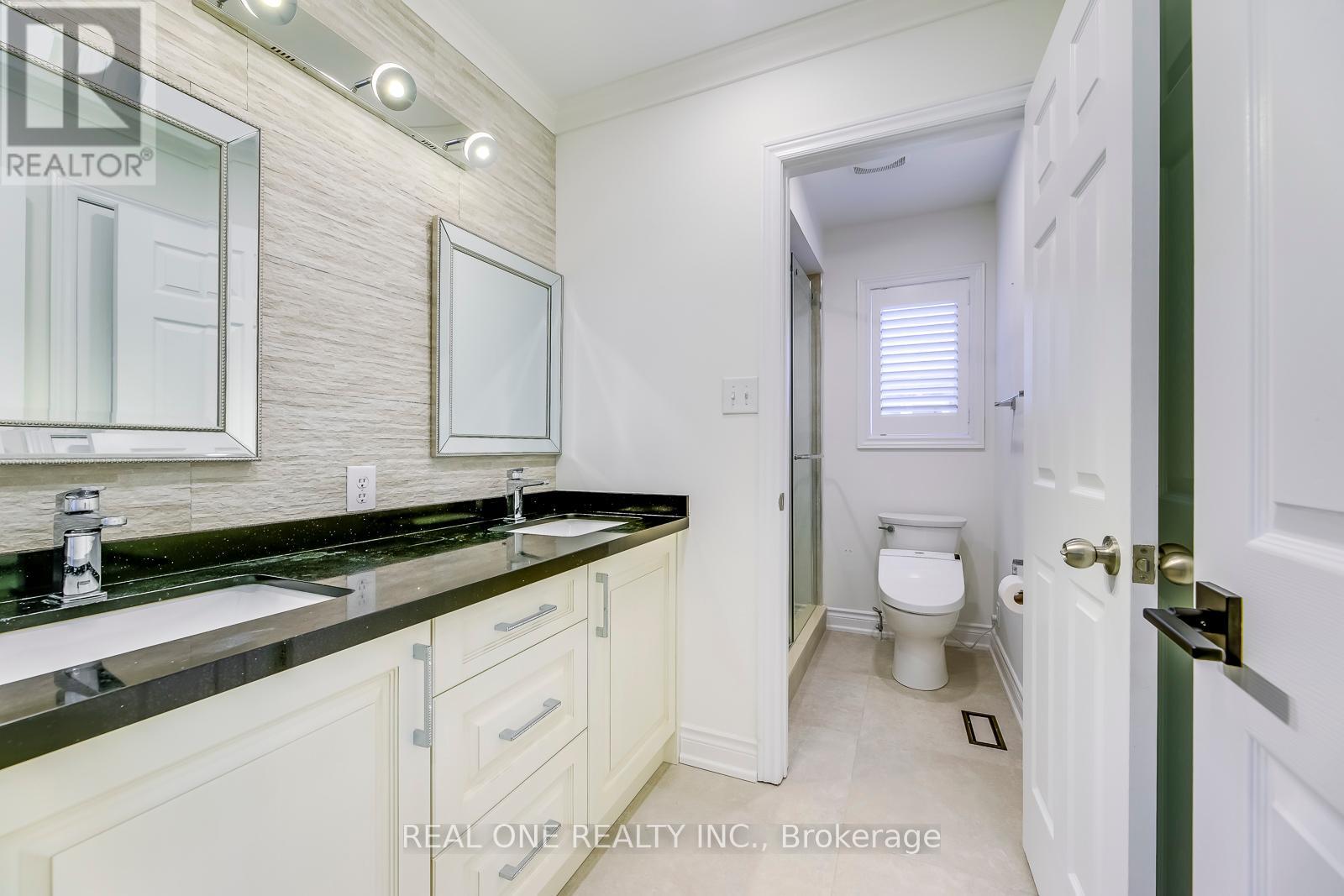 5523 Freshwater Drive, Mississauga, Ontario  L5M 7M7 - Photo 37 - W12443763