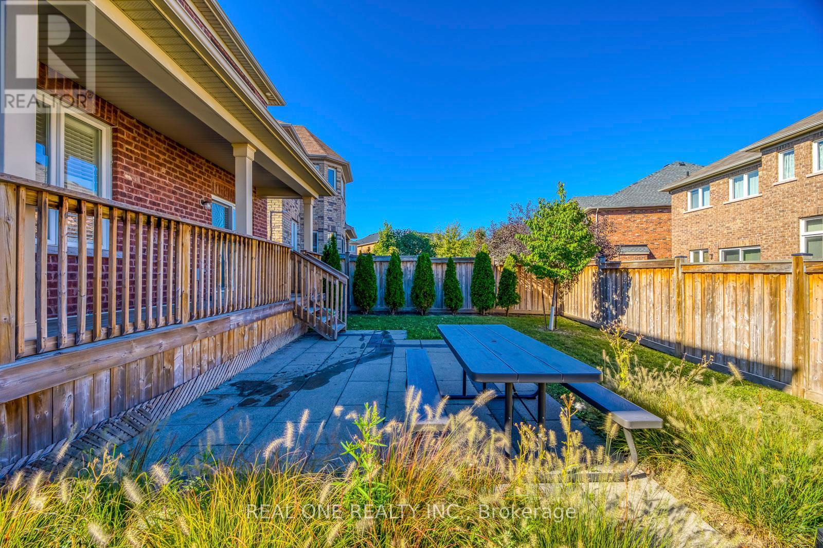 5523 Freshwater Drive, Mississauga, Ontario  L5M 7M7 - Photo 49 - W12443763