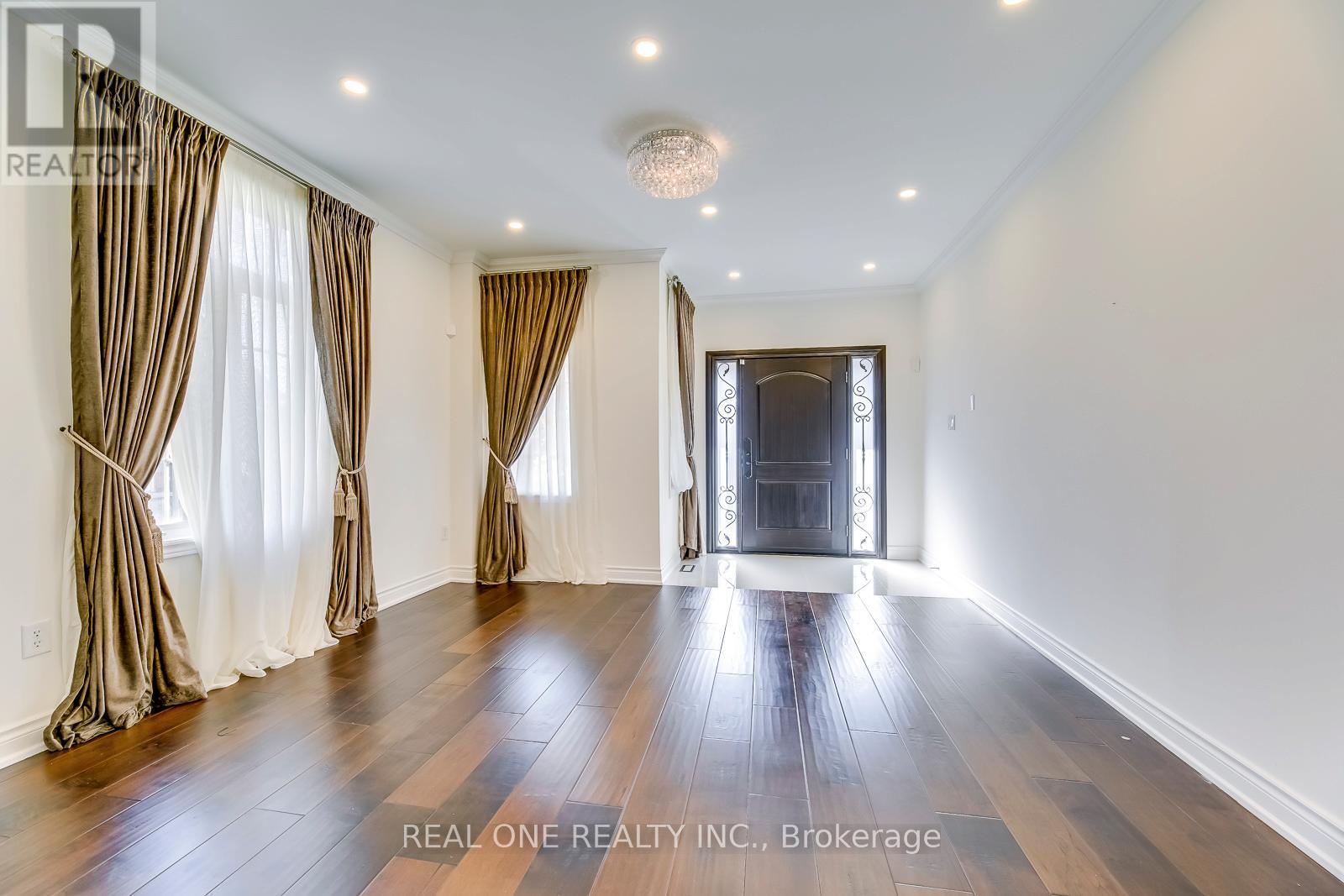 5523 Freshwater Drive, Mississauga, Ontario  L5M 7M7 - Photo 5 - W12443763