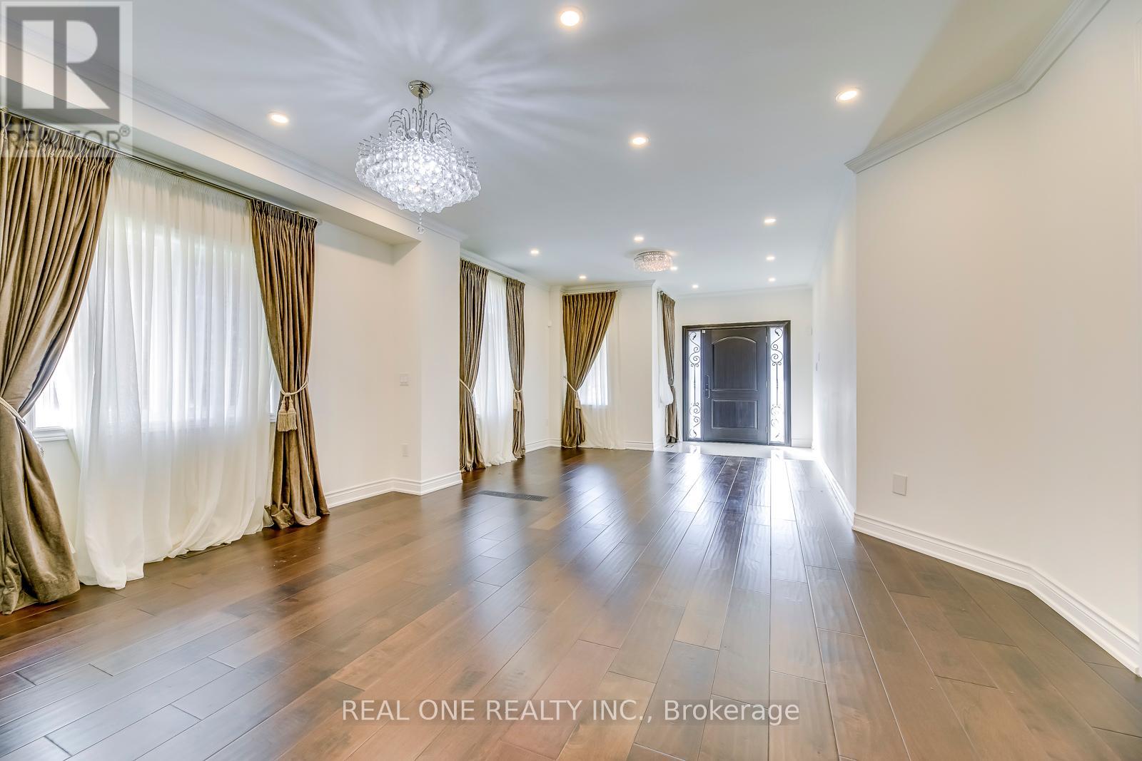 5523 Freshwater Drive, Mississauga, Ontario  L5M 7M7 - Photo 7 - W12443763
