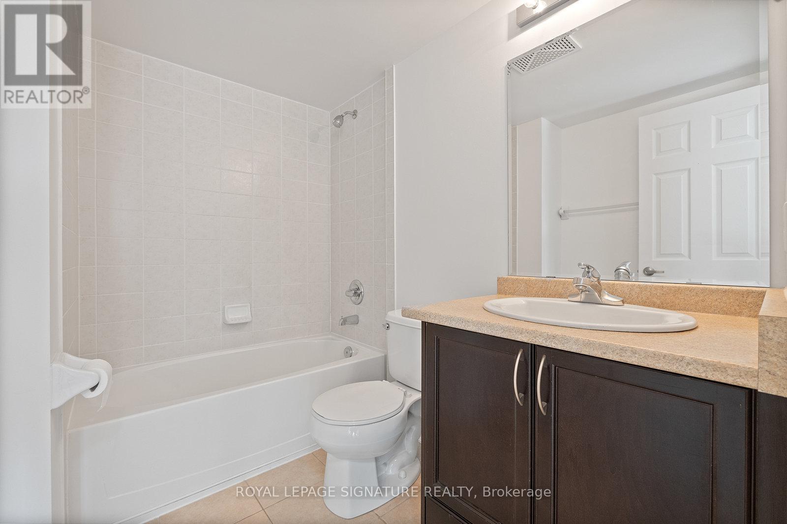 216 - 3070 Rotary Way, Burlington, Ontario  L7M 0H1 - Photo 15 - W12443774