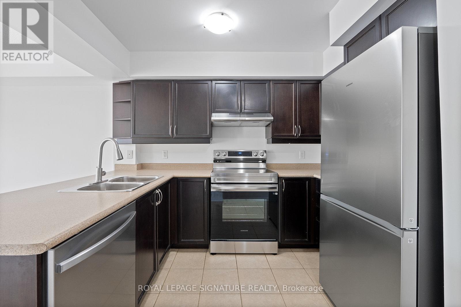 216 - 3070 Rotary Way, Burlington, Ontario  L7M 0H1 - Photo 3 - W12443774