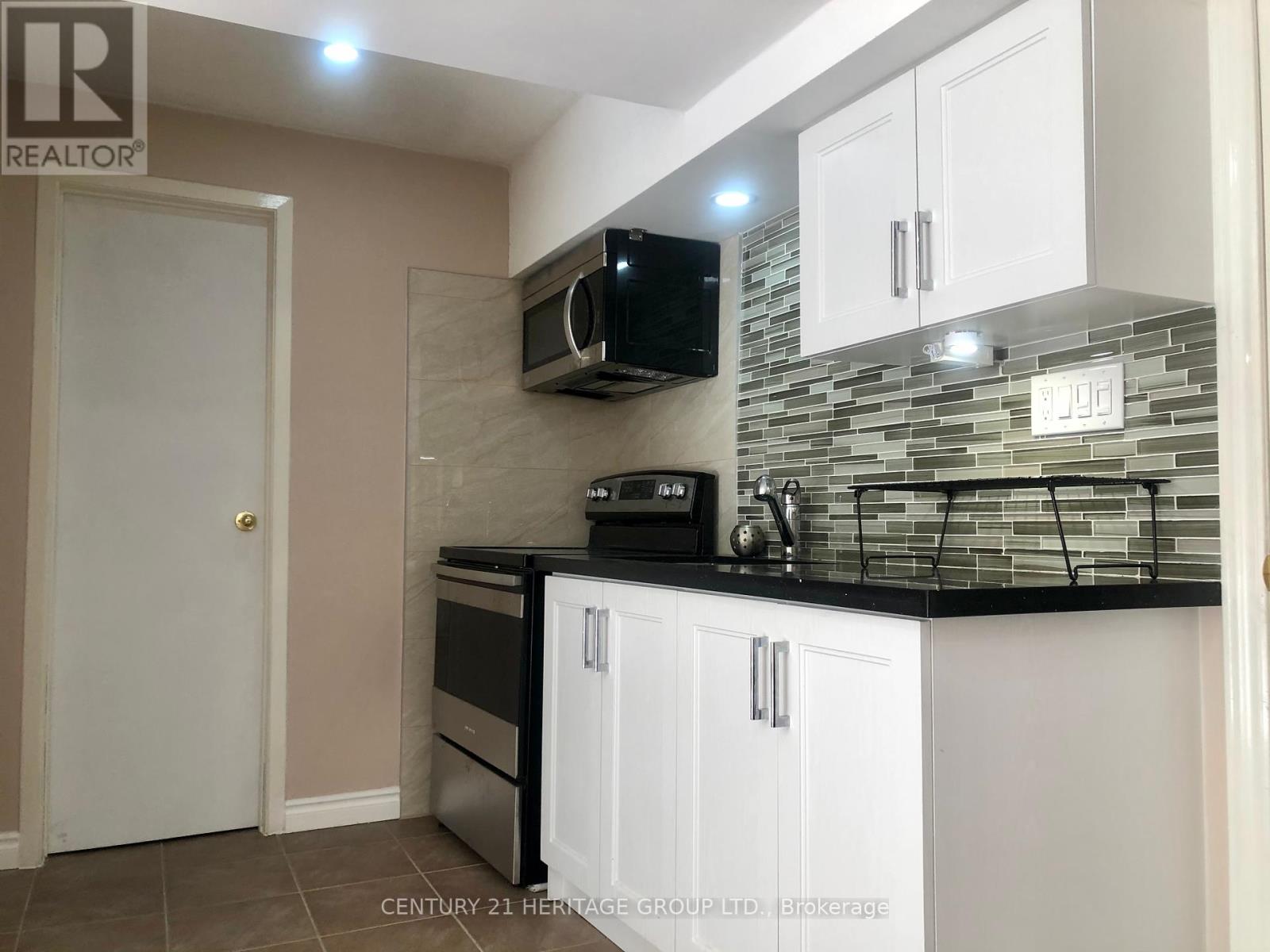 Basement - 8 Newington Crescent, Toronto, Ontario  M9C 5B8 - Photo 12 - W12443788