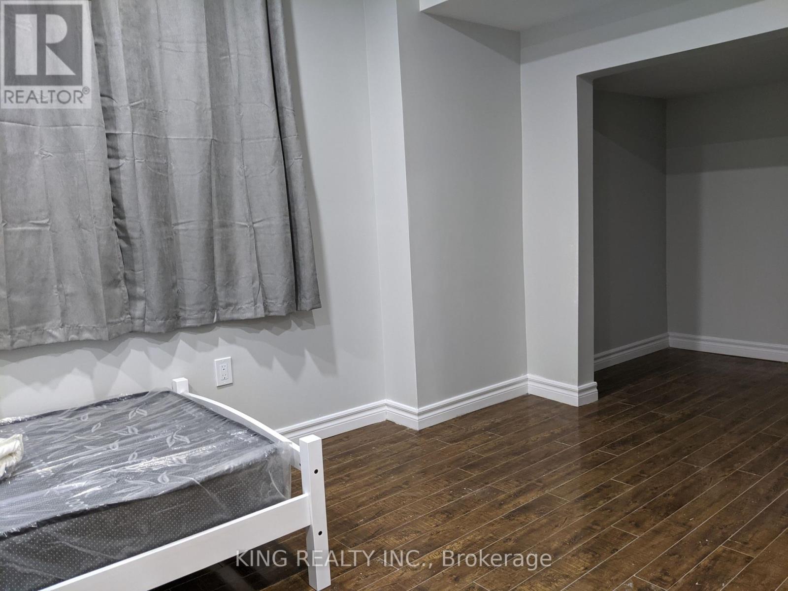 13 Fairfield Avenue, Brampton, Ontario  L6X 2H9 - Photo 19 - W12443792