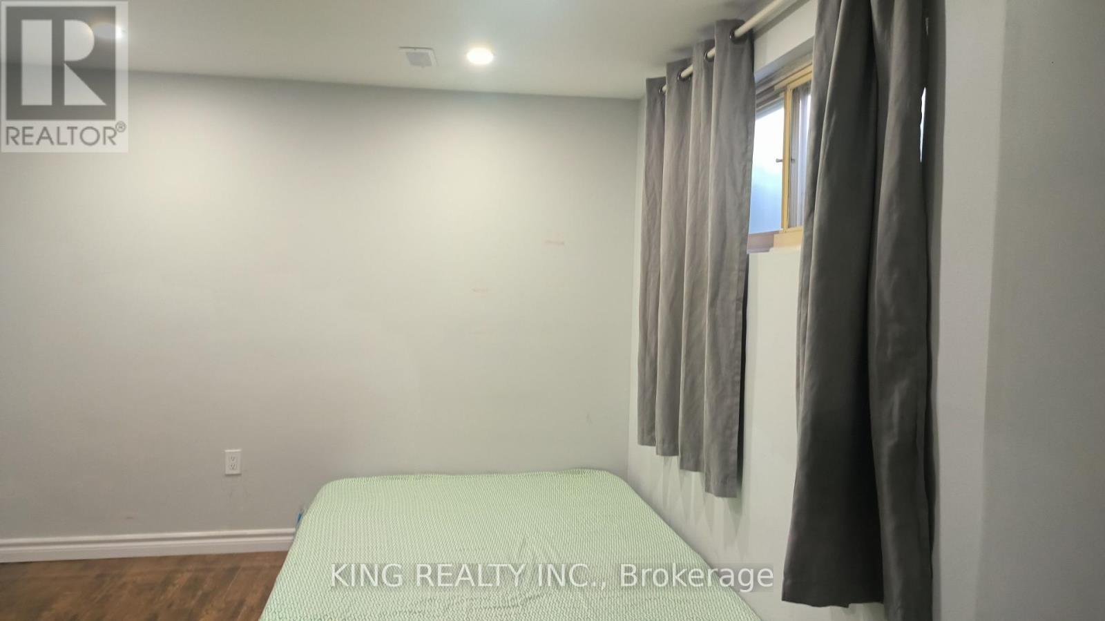 13 Fairfield Avenue, Brampton, Ontario  L6X 2H9 - Photo 20 - W12443792