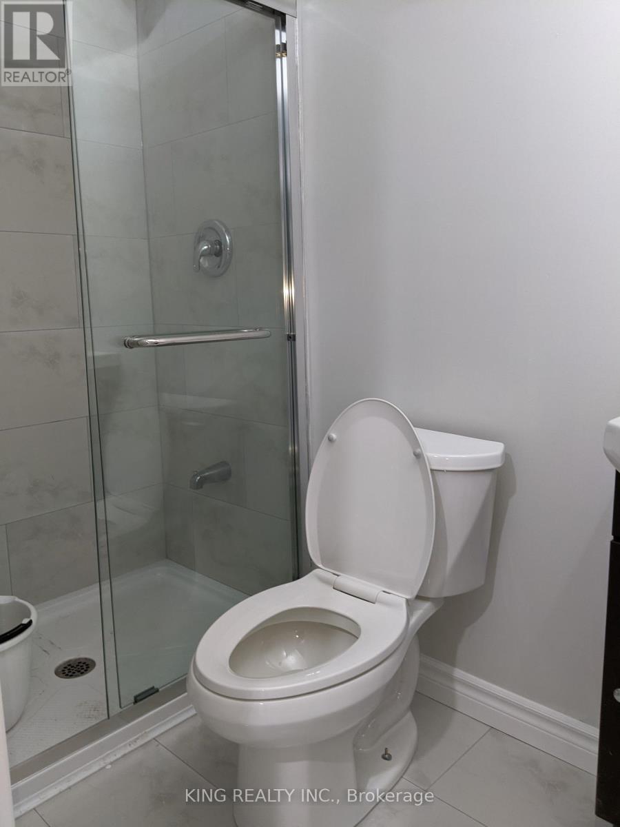 13 Fairfield Avenue, Brampton, Ontario  L6X 2H9 - Photo 21 - W12443792