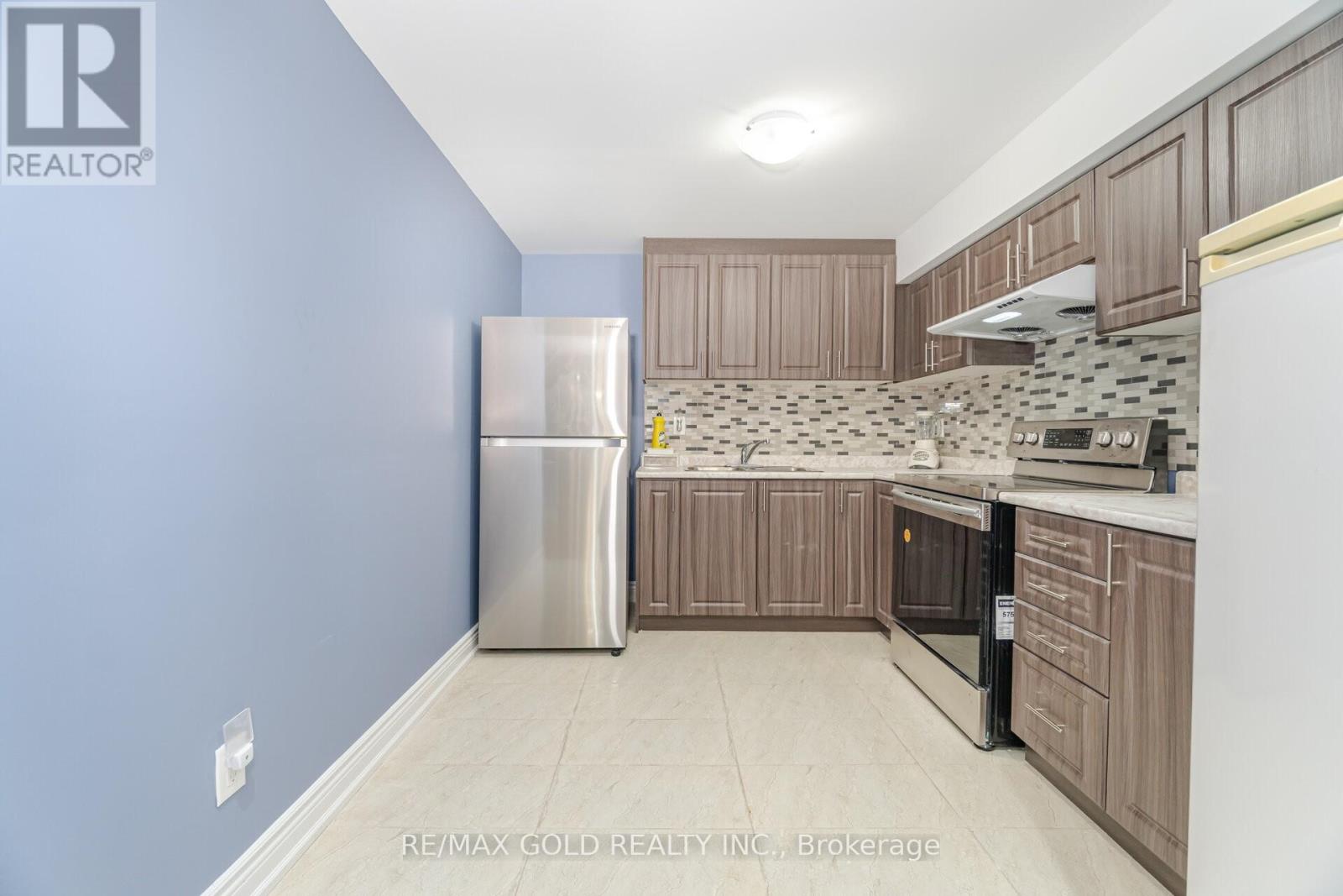 8 Washburn Road, Brampton, Ontario  L6P 3V7 - Photo 24 - W12443810