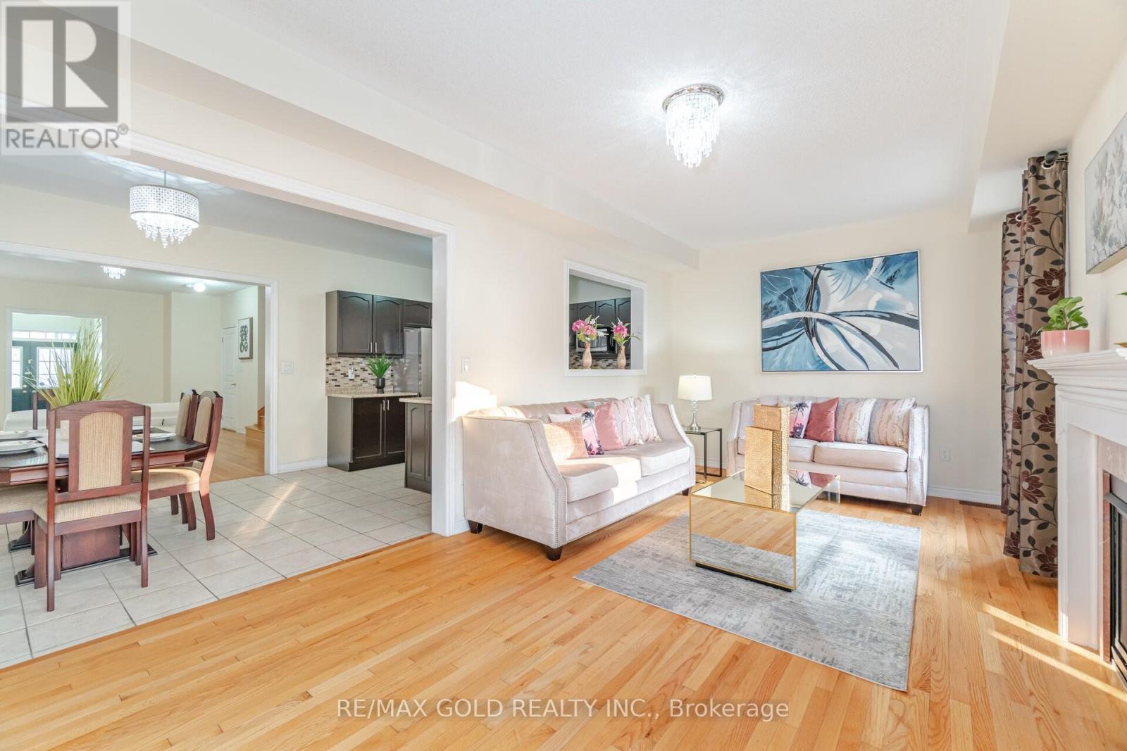 8 Washburn Road, Brampton, Ontario  L6P 3V7 - Photo 9 - W12443810