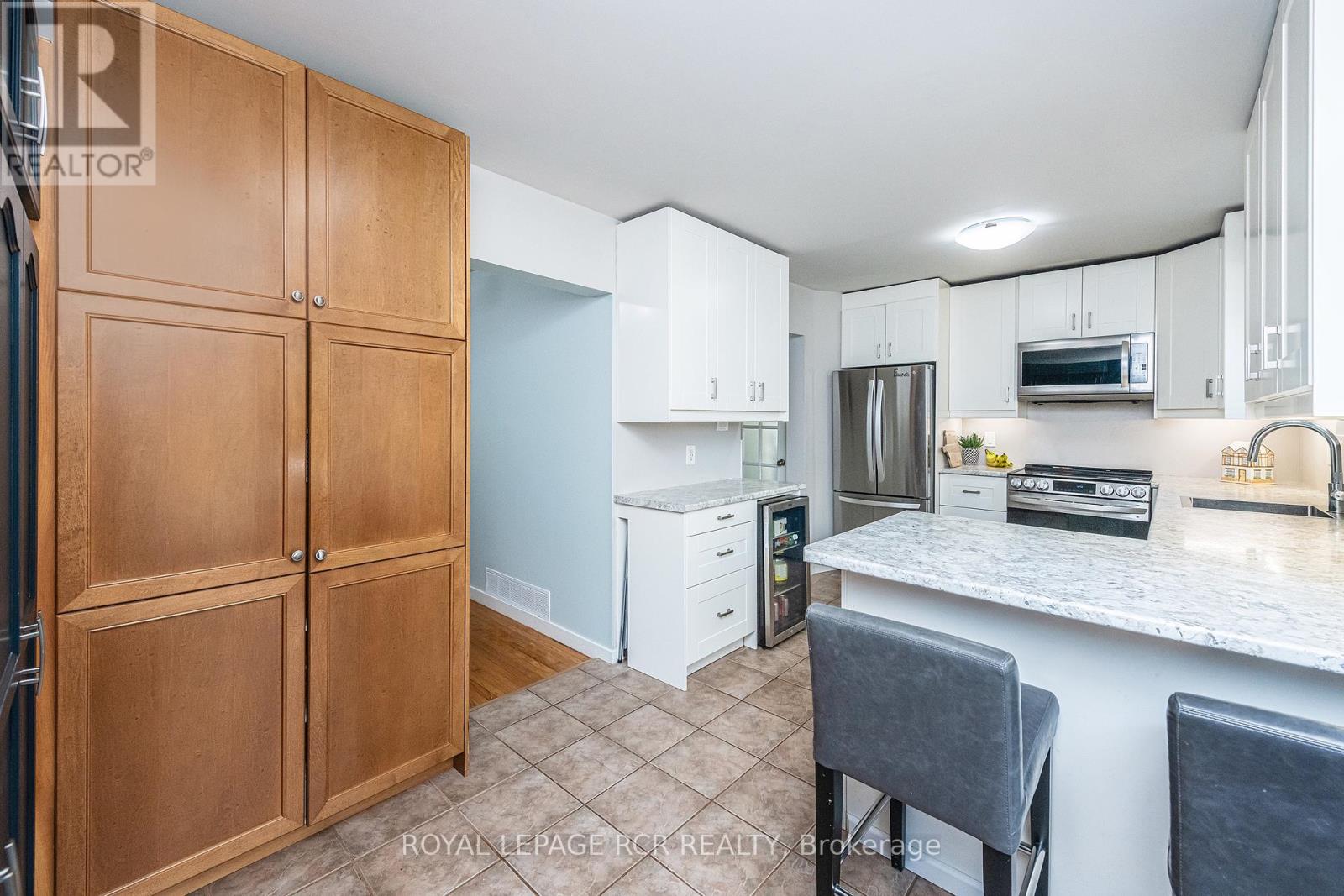 19 Carlton Drive, Orangeville, Ontario  L9W 2X8 - Photo 13 - W12443811