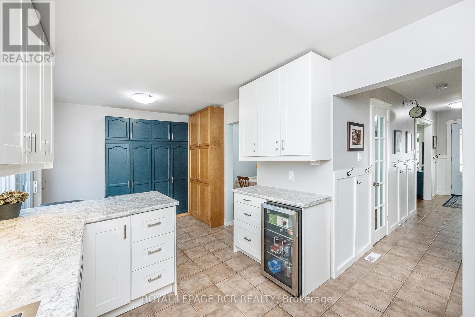 19 Carlton Drive, Orangeville, Ontario  L9W 2X8 - Photo 15 - W12443811