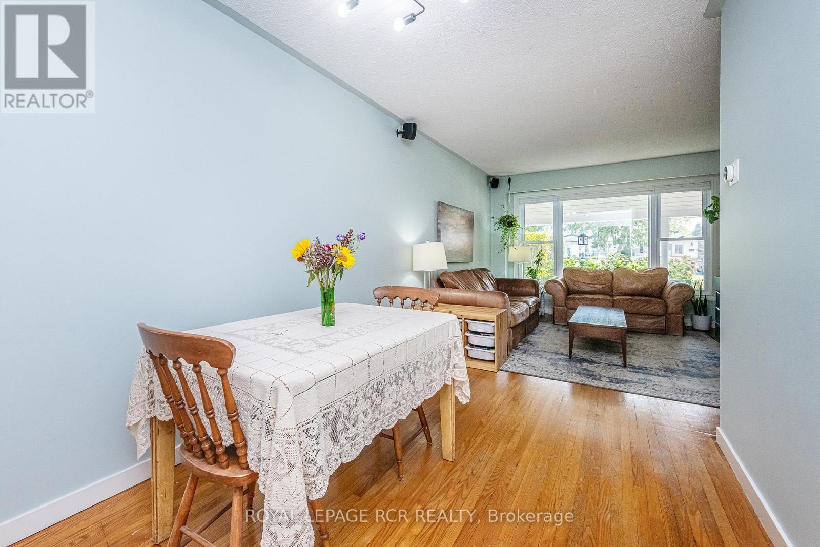 19 Carlton Drive, Orangeville, Ontario  L9W 2X8 - Photo 16 - W12443811