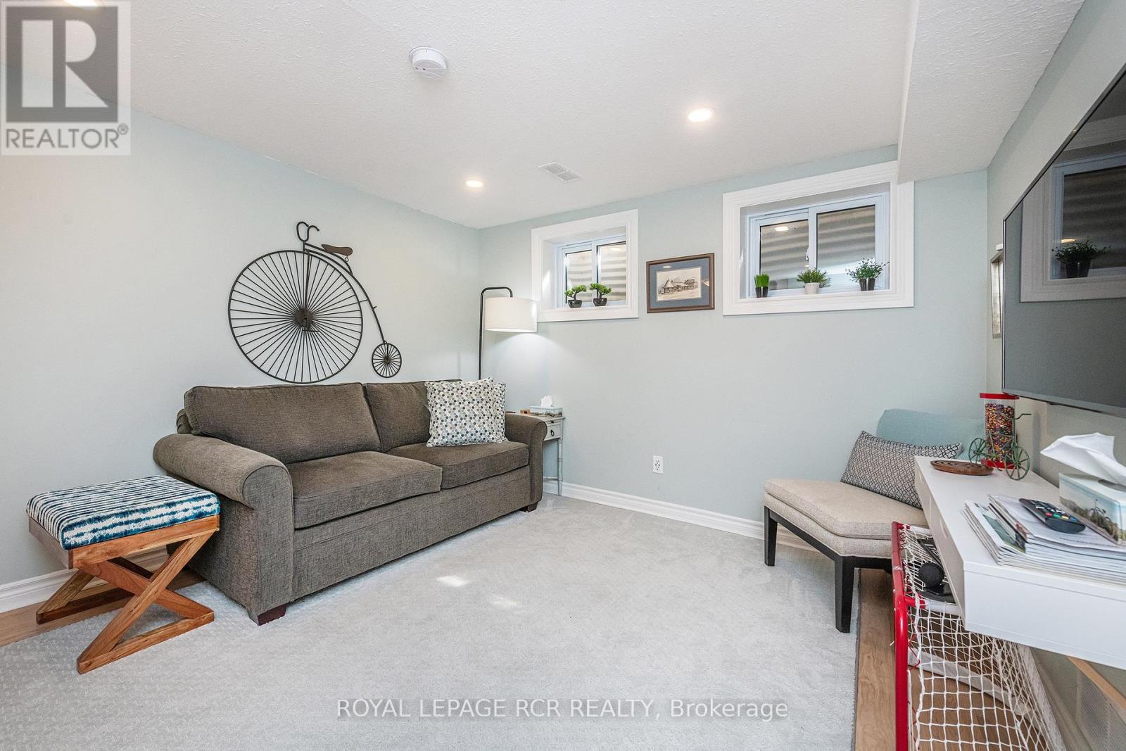 19 Carlton Drive, Orangeville, Ontario  L9W 2X8 - Photo 33 - W12443811