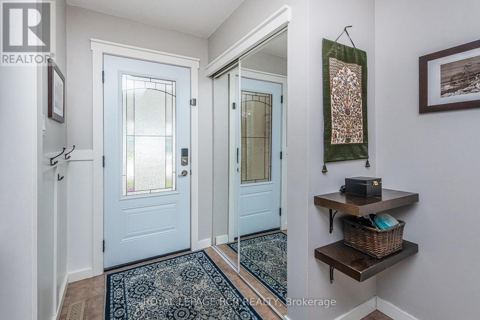 19 Carlton Drive, Orangeville, Ontario  L9W 2X8 - Photo 6 - W12443811