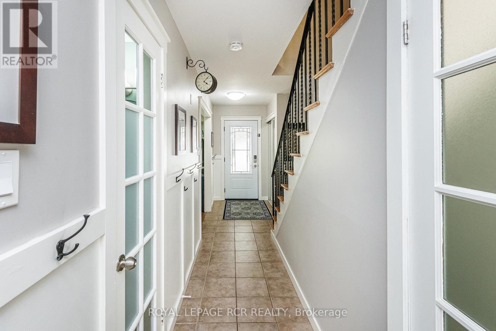 19 Carlton Drive, Orangeville, Ontario  L9W 2X8 - Photo 9 - W12443811