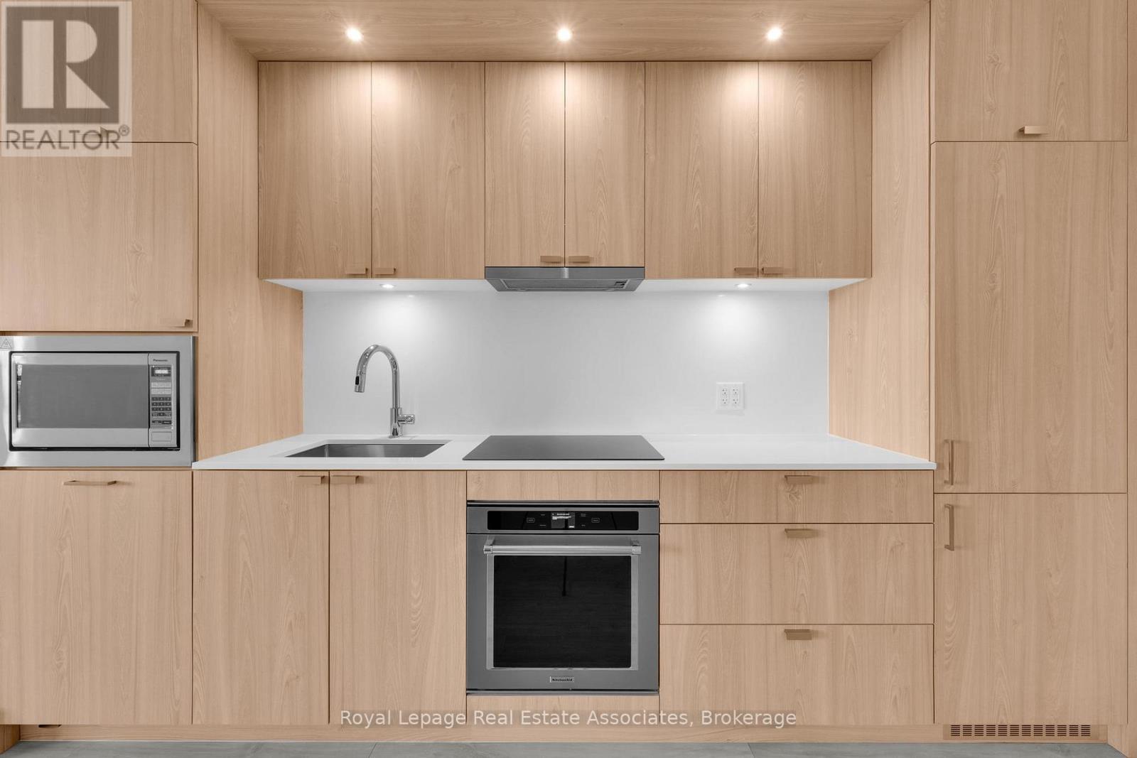 330 - 259 The Kingsway, Toronto, Ontario  M9A 0G2 - Photo 15 - W12443881