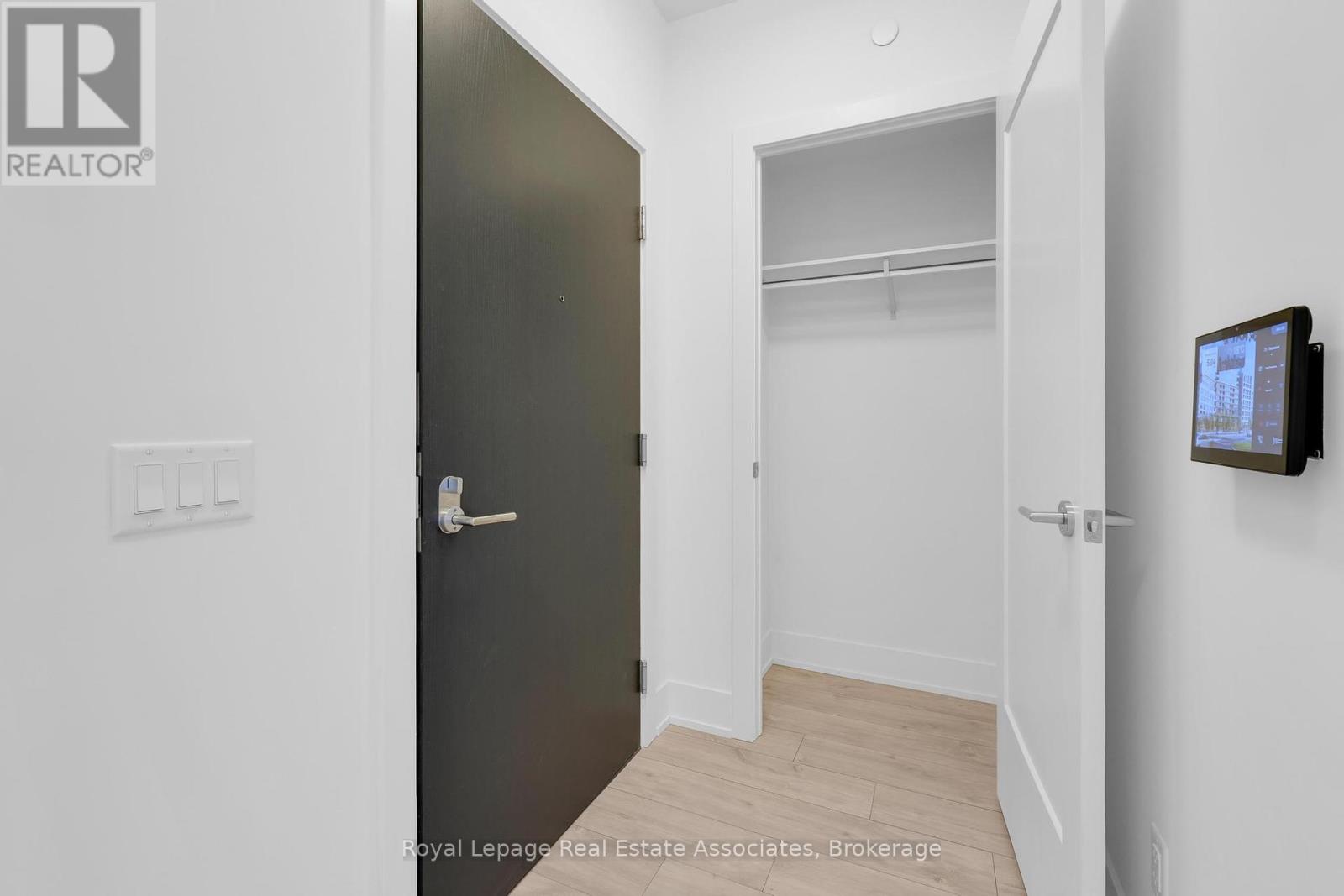 330 - 259 The Kingsway, Toronto, Ontario  M9A 0G2 - Photo 2 - W12443881