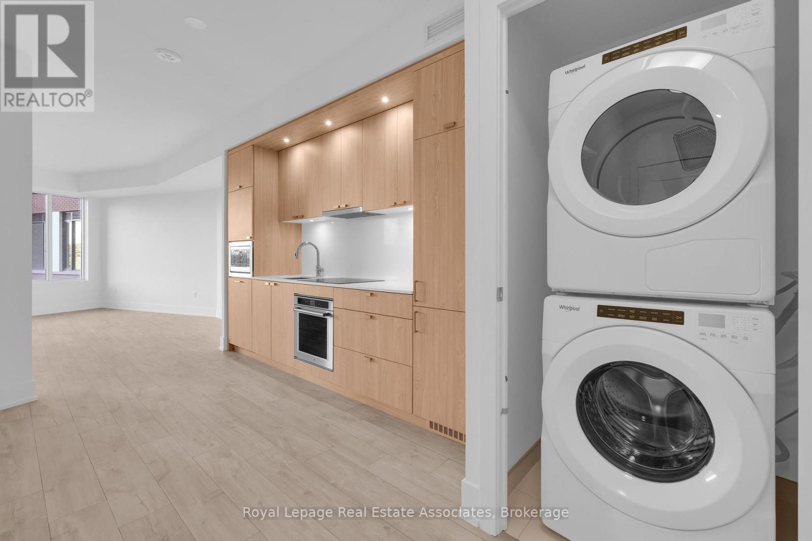 330 - 259 The Kingsway, Toronto, Ontario  M9A 0G2 - Photo 4 - W12443881