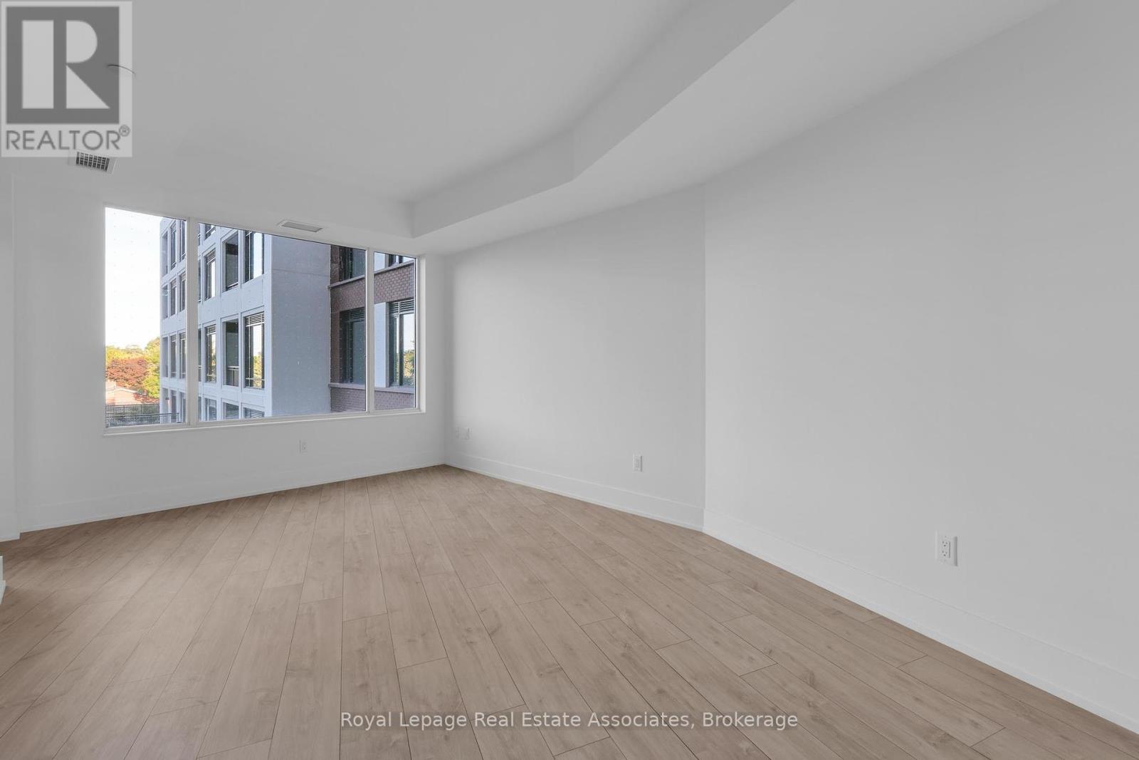 330 - 259 The Kingsway, Toronto, Ontario  M9A 0G2 - Photo 6 - W12443881
