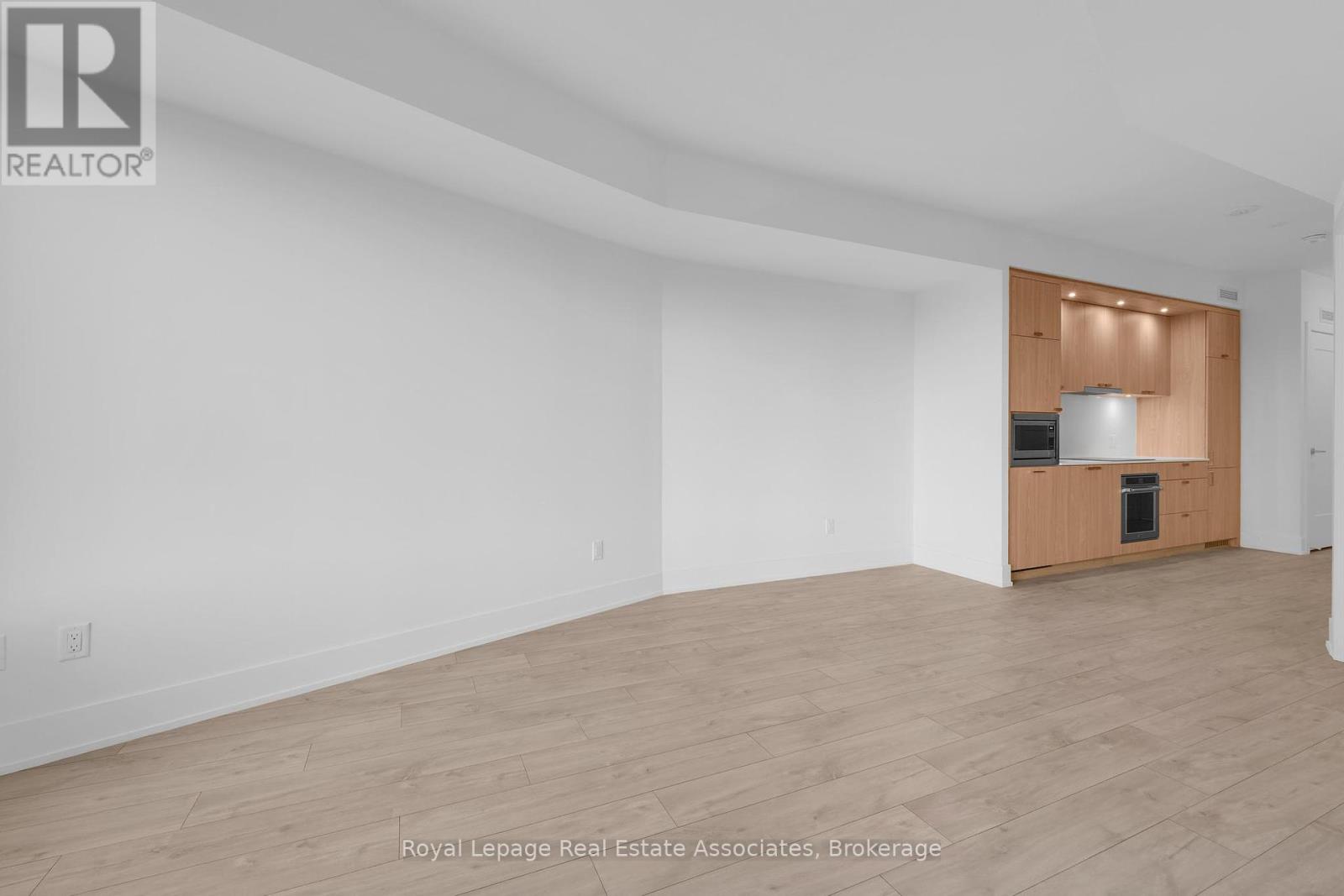 330 - 259 The Kingsway, Toronto, Ontario  M9A 0G2 - Photo 9 - W12443881