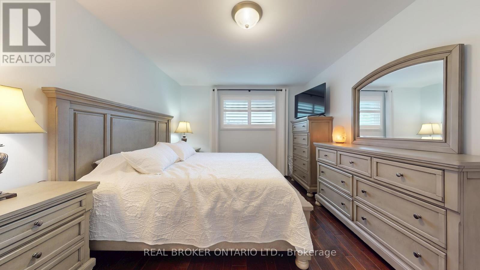 729 Willow Avenue, Milton (Dp Dorset Park), Ontario  L9T 3E5 - Photo 11 - W12443893