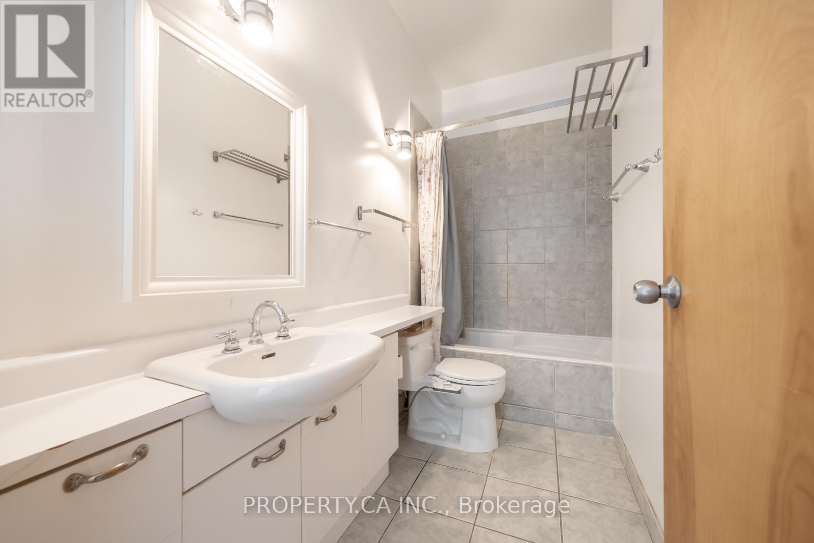 860 - 155 Dalhousie Street, Toronto, Ontario  M5B 2P7 - Photo 11 - C12443942