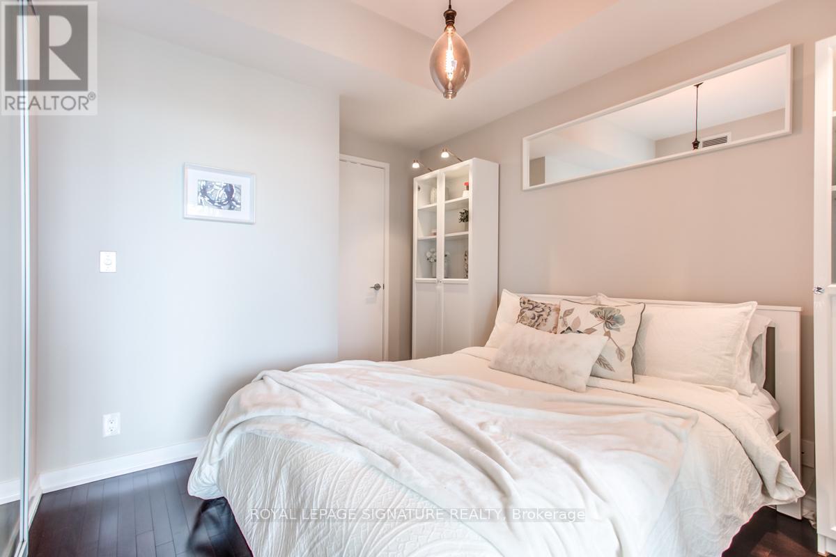 1507 - 14 York Street, Toronto, Ontario  M5J 2Z2 - Photo 4 - C12443976