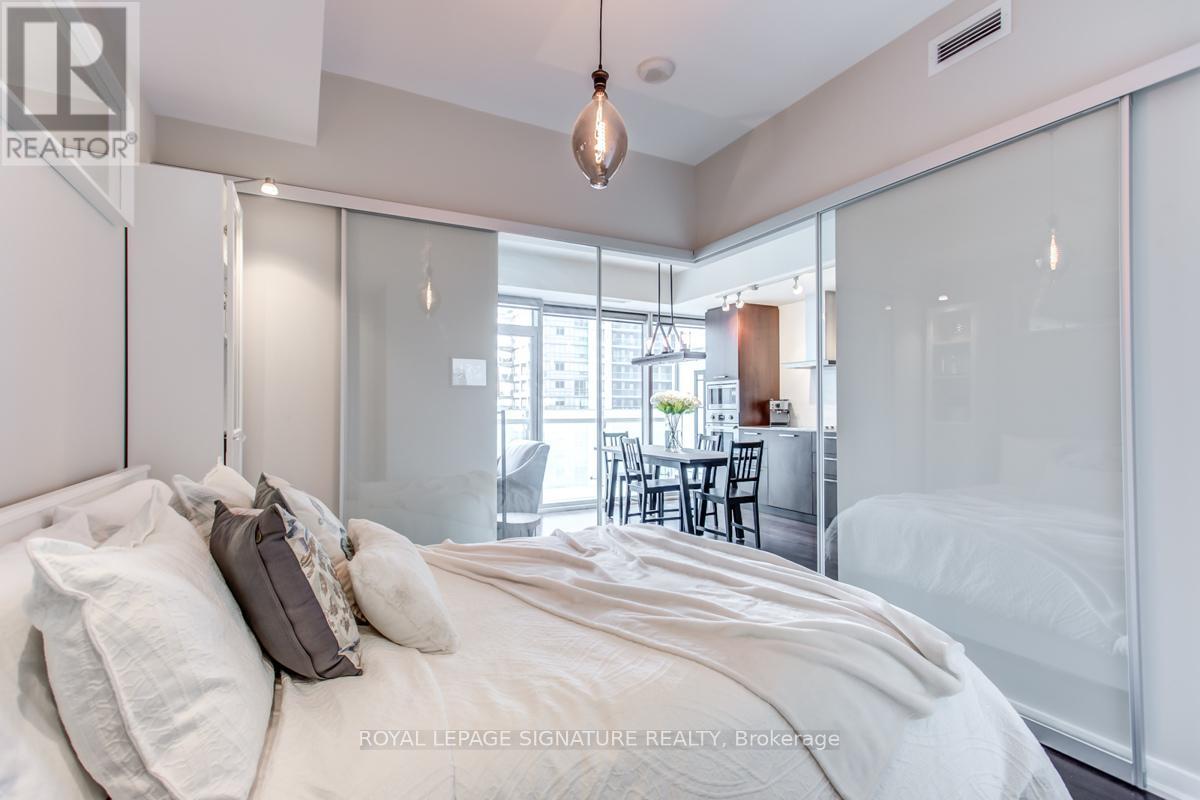 1507 - 14 York Street, Toronto, Ontario  M5J 2Z2 - Photo 6 - C12443976