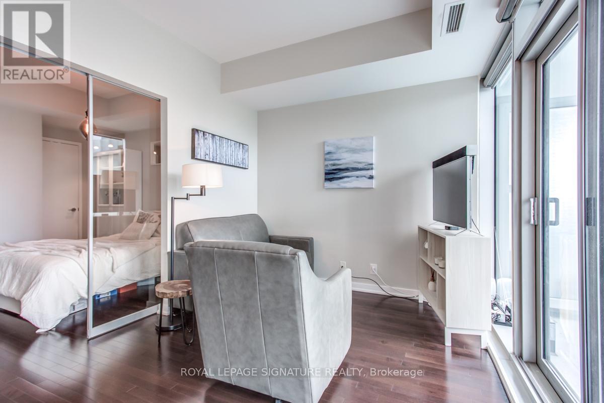 1507 - 14 York Street, Toronto, Ontario  M5J 2Z2 - Photo 8 - C12443976