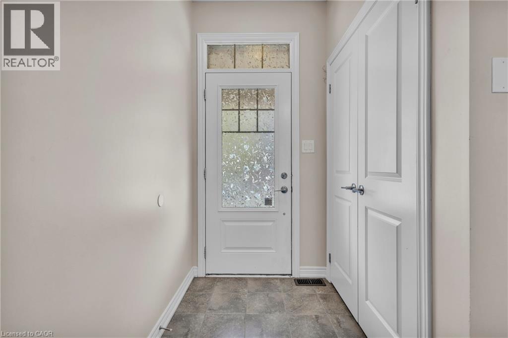 68 Esplanade Lane, Grimsby, Ontario  L3M 0H2 - Photo 4 - 40776335