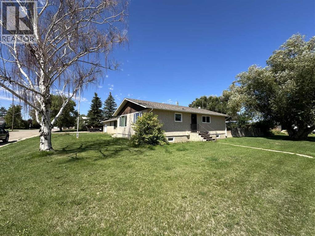 401 3rd Avenue W, Foremost, Alberta  T0K 0X0 - Photo 2 - A2252324