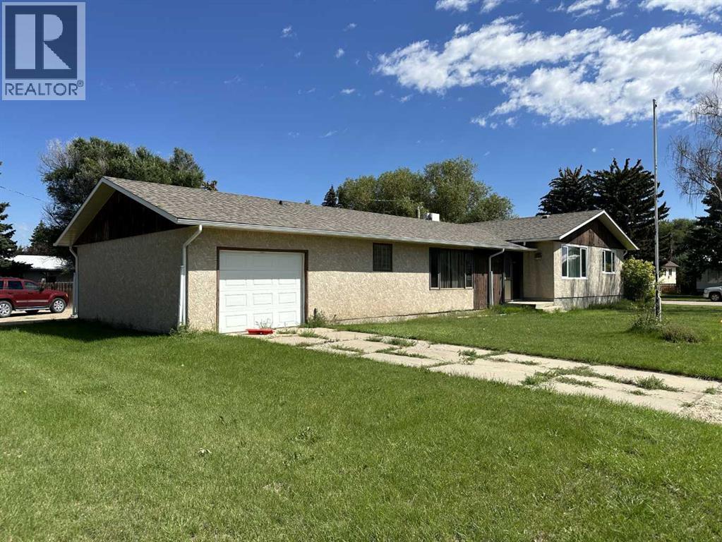 401 3rd Avenue W, Foremost, Alberta  T0K 0X0 - Photo 3 - A2252324
