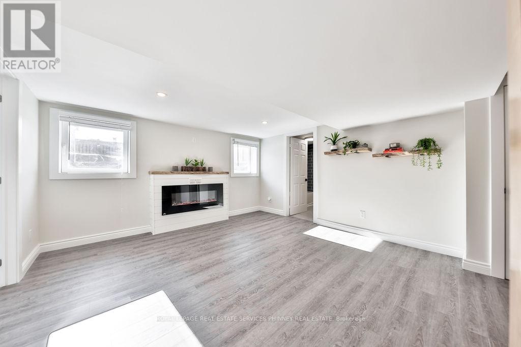 47 Castlefield Drive, Hamilton, Ontario  L8T 3R1 - Photo 11 - X12443767