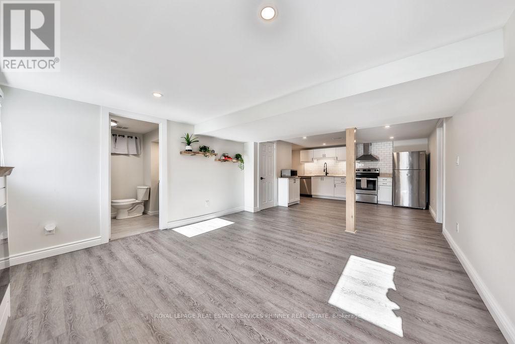 47 Castlefield Drive, Hamilton, Ontario  L8T 3R1 - Photo 14 - X12443767