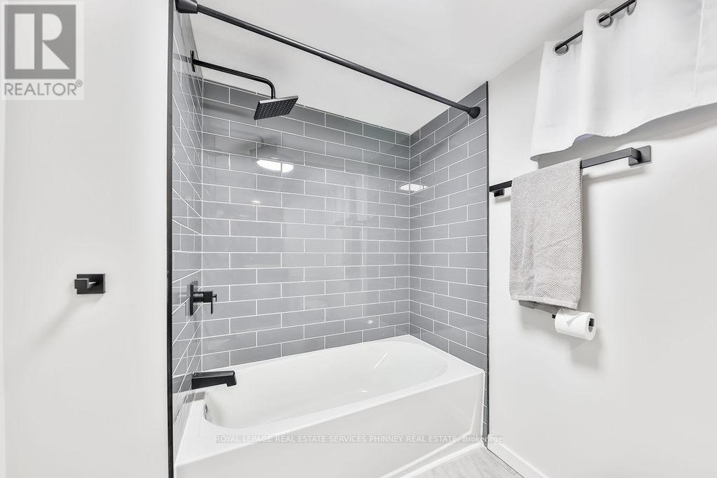 47 Castlefield Drive, Hamilton, Ontario  L8T 3R1 - Photo 23 - X12443767