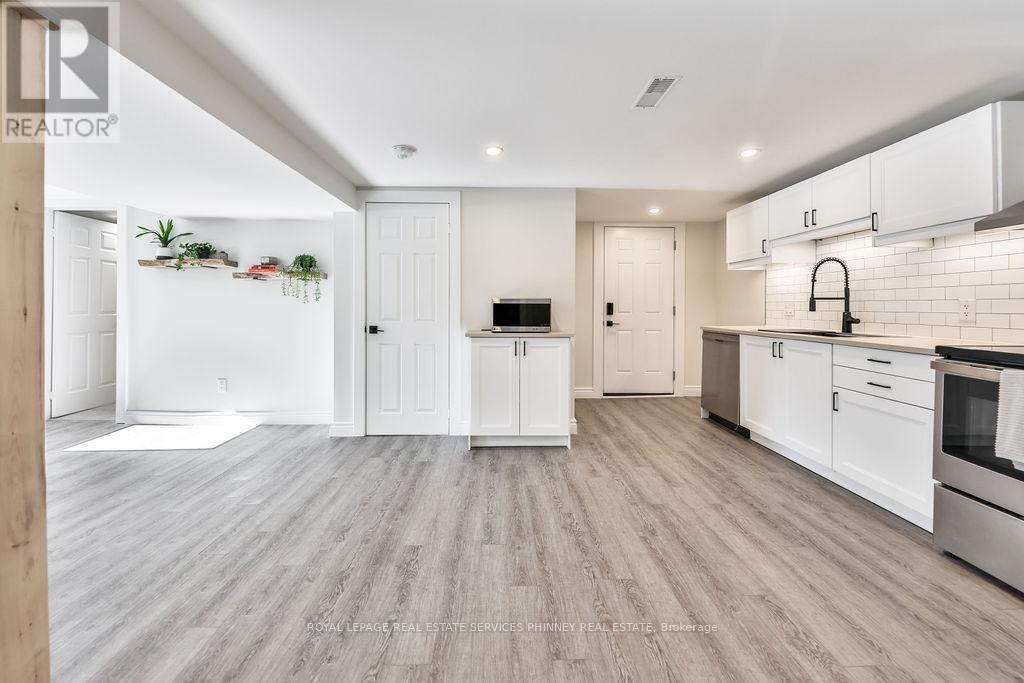 47 Castlefield Drive, Hamilton, Ontario  L8T 3R1 - Photo 7 - X12443767