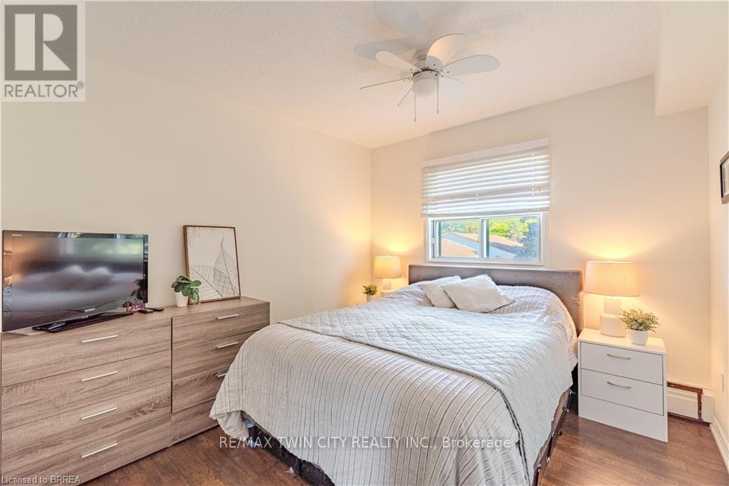 305 - 648 Grey Street, Brantford, Ontario  N3S 4Y3 - Photo 10 - X12443789