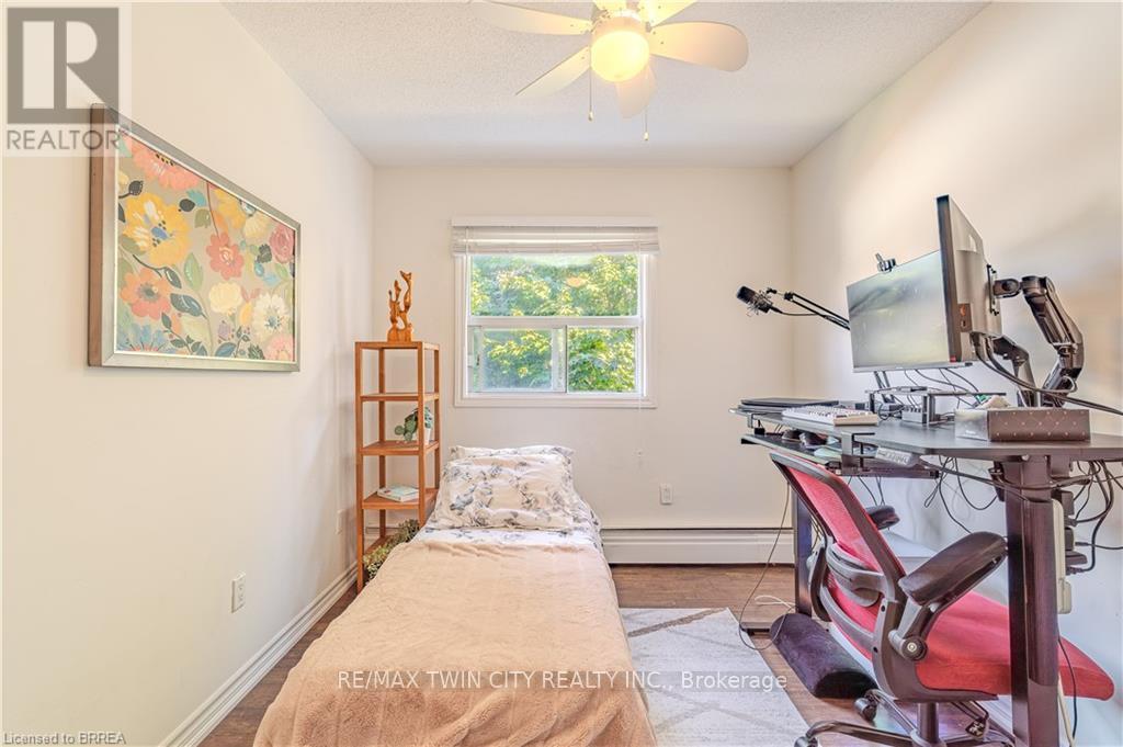 305 - 648 Grey Street, Brantford, Ontario  N3S 4Y3 - Photo 12 - X12443789