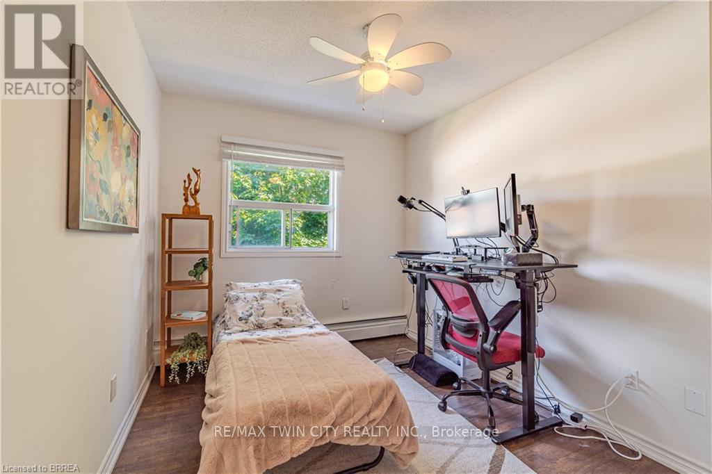 305 - 648 Grey Street, Brantford, Ontario  N3S 4Y3 - Photo 13 - X12443789