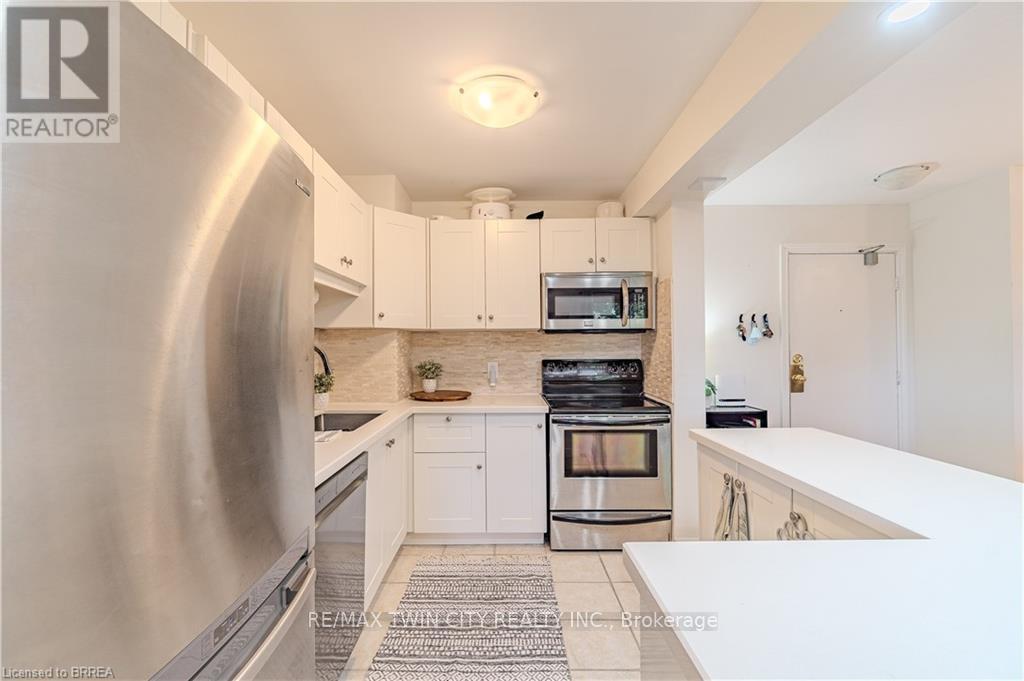 305 - 648 Grey Street, Brantford, Ontario  N3S 4Y3 - Photo 6 - X12443789