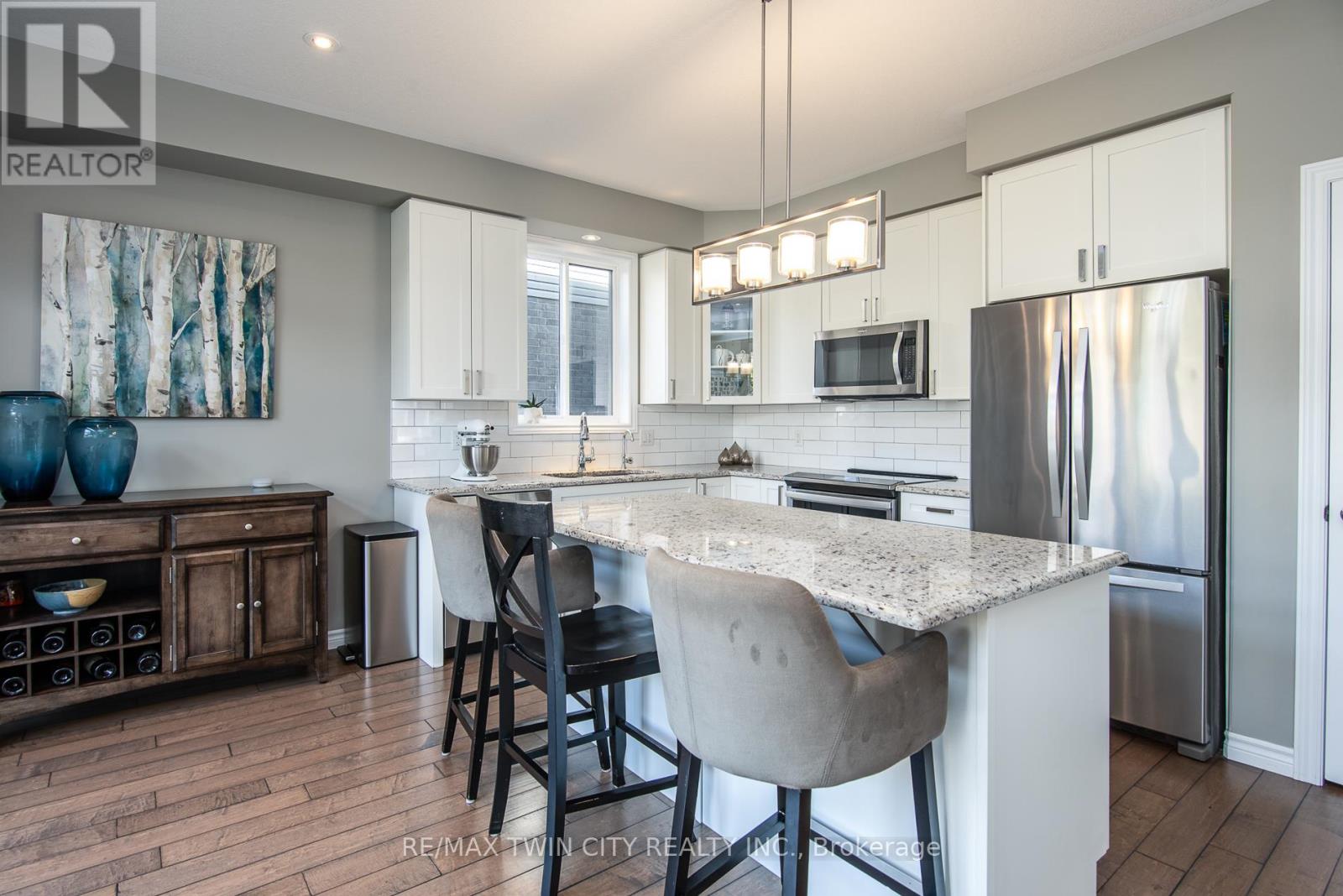 597 Sundew Drive, Waterloo, Ontario  N2V 0B9 - Photo 10 - X12443814
