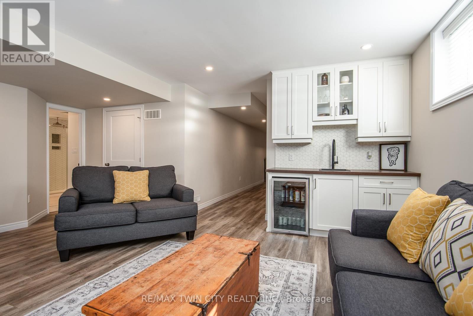 597 Sundew Drive, Waterloo, Ontario  N2V 0B9 - Photo 32 - X12443814