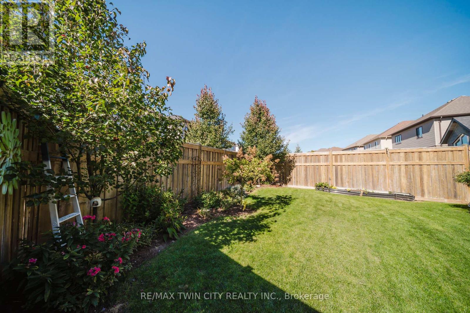 597 Sundew Drive, Waterloo, Ontario  N2V 0B9 - Photo 40 - X12443814