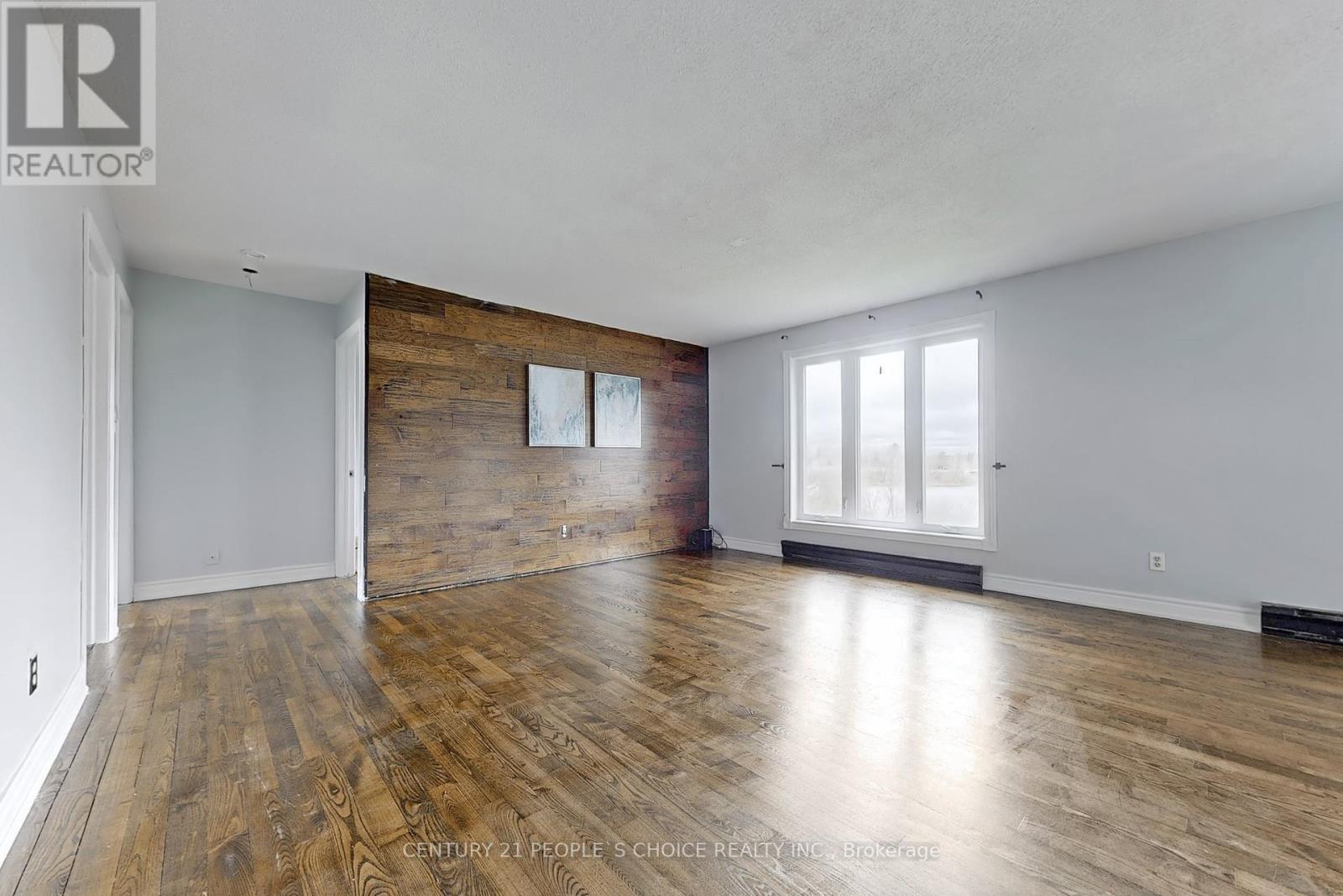 156 Main Street W, Huntsville, Ontario  P1H 1X8 - Photo 6 - X12443830