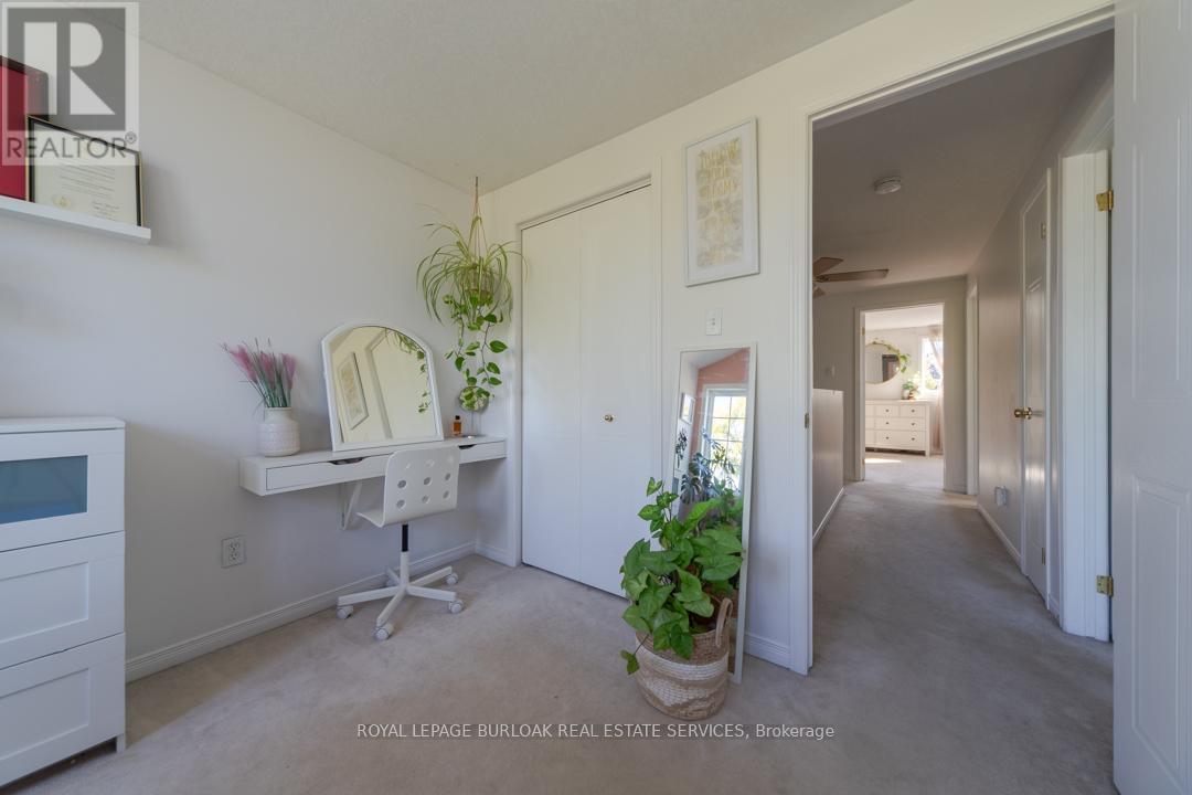 118 Silurian Drive, Guelph (Grange Road), Ontario  N1E 7G1 - Photo 11 - X12443867