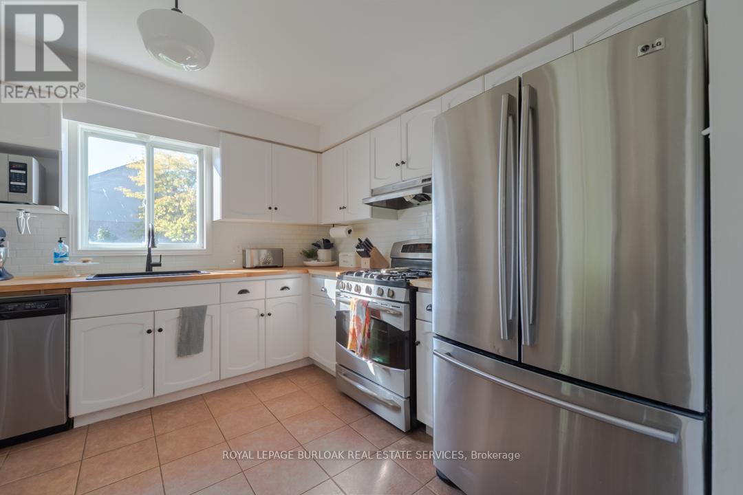 118 Silurian Drive, Guelph (Grange Road), Ontario  N1E 7G1 - Photo 30 - X12443867